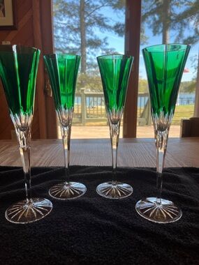 Set of 4 Green Ajka Crystal flutes